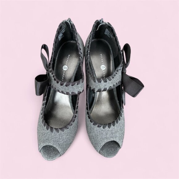 Velvet Heart Heels - Size 8.5 - Picture 2 of 4